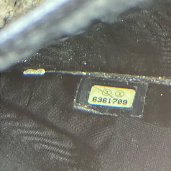 Chanel CC Timeless Caviar Vintage Wallet - Picture 13 of 16